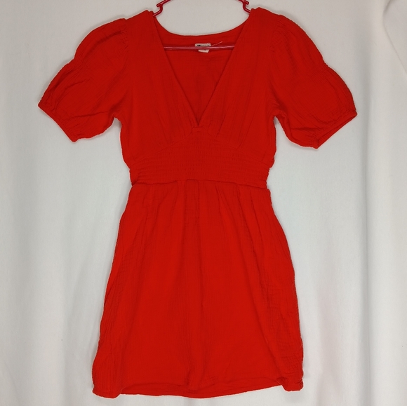 Billabong Dresses & Skirts - BILLABONG Red V-Neck Puff Sleeve Dress size s